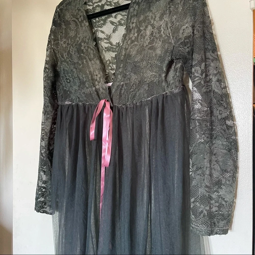 Mad men style Vintage 1960s sheer grey black long sleeve lace sexy nightdress - Picture 4 of 9